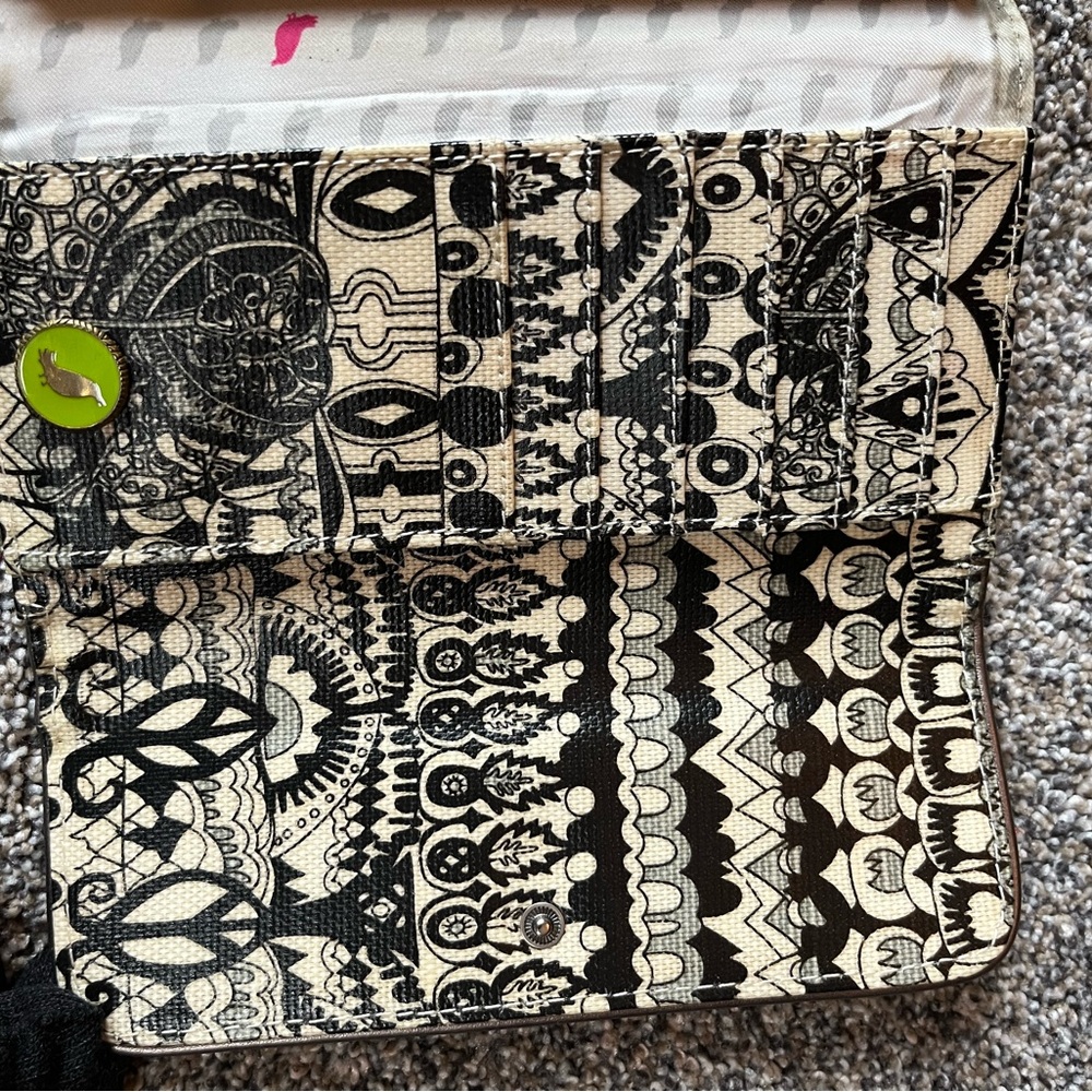 SAKROOTS NWOT Trifold Wallet - Picture 7 of 15